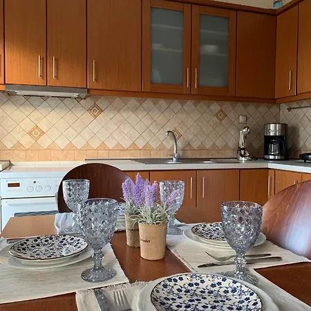 Apartment Labrini's *
